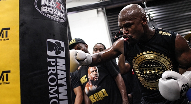 ABD’li eski yıldız boksör Floyd Mayweather gösteri maçına çıkacak