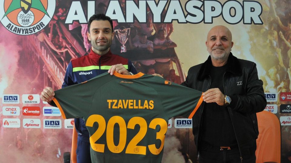 Alanyaspor Tzavellas’ın sözleşmesini uzattı