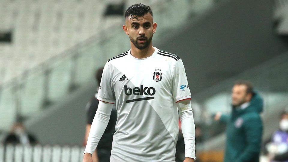 Beşiktaş’a Ghezzal’dan kötü haber