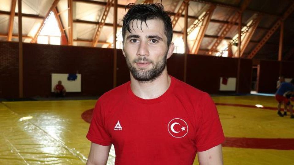 Şerif Kılıç gümüş madalya kazandı