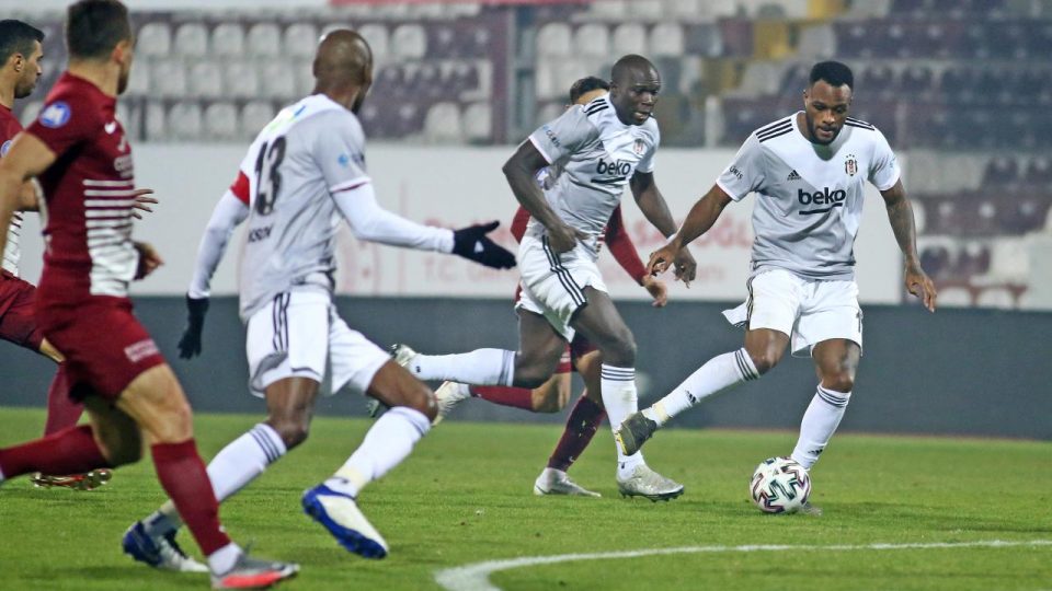 Beşiktaş zirve yarışında 2 puan kaybetti