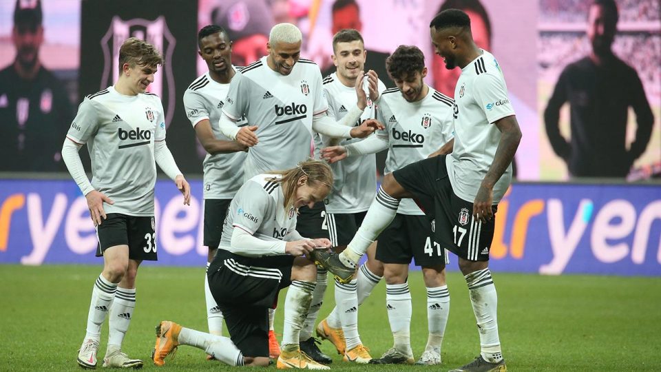 Beşiktaş’ta 13 futbolcu gol katkısı sağladı