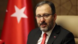 Bakan Kasapoğlu'ndan A Milli Kadın Basketbol Takımı'na tebrik