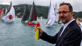 Bakan Kasapoğlu: Sporcu bulamadığımız branşlarda madalya kazanıyoruz