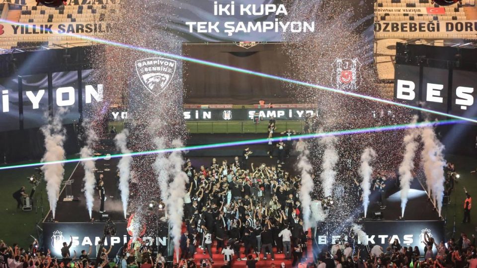 Beşiktaş şampiyonluk kupasına kavuştu