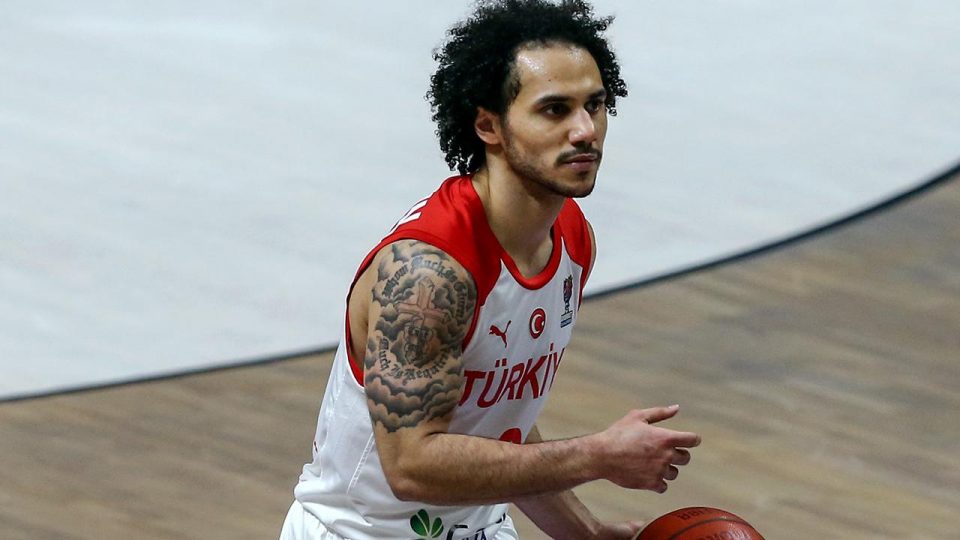 12 Dev Adam’da Shane Larkin şoku