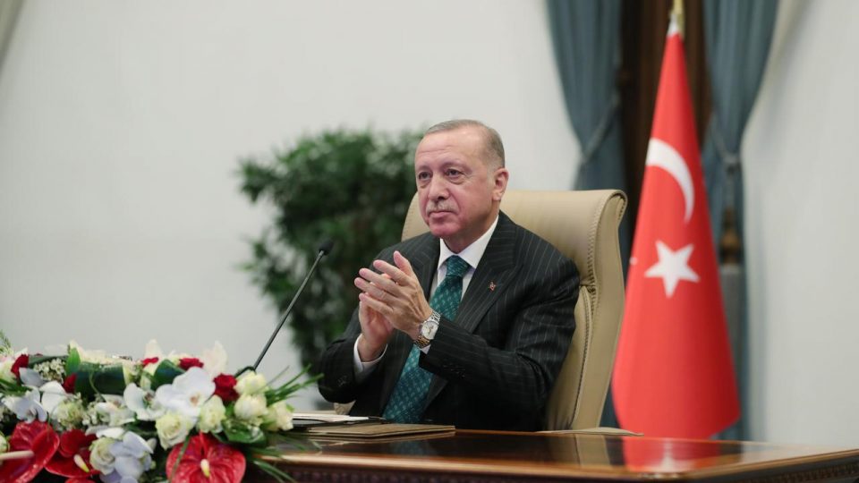 Cumhurbaşkanı Erdoğan’dan Anadolu Efes’e tebrik