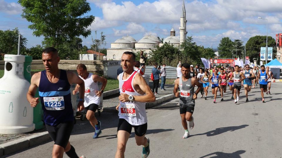 Edirne’de Sınırsız Dostluk Yarı Maratonu koşuldu