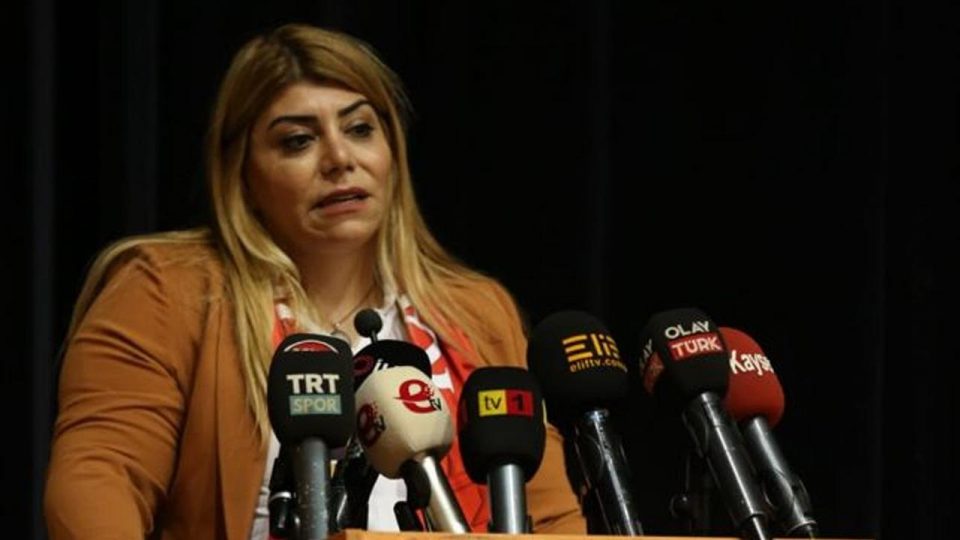 Kayserispor’da Berna Gözbaşı güven tazeledi