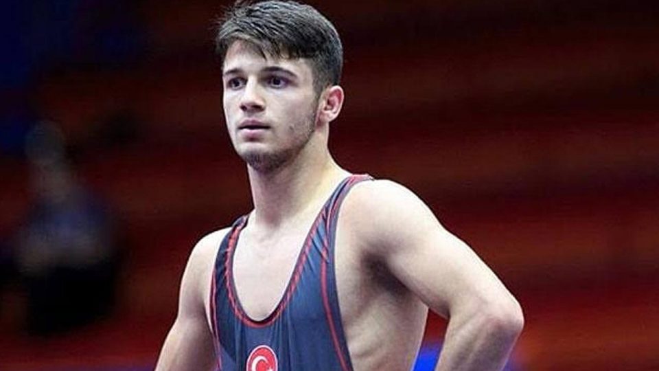 Avrupa Gençler Güreş Şampiyonası’nda Serhat Kırık finale yükseldi