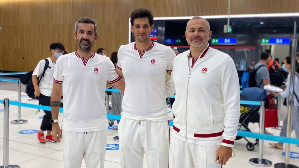 Olimpiyatlar için ilk kafile Tokyo’ya gitti