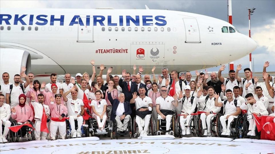 Paralimpik sporcular Tokyo’ya uğurlandı