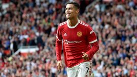 Ronaldo Manchester United ile çıktığı ilk maçında 2 gol attı