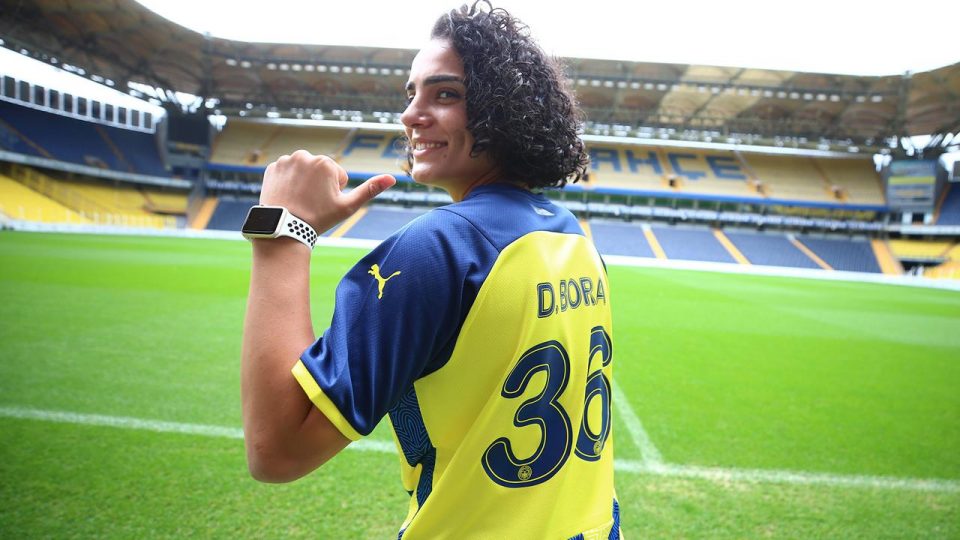 Fenerbahçe Kadın Futbol Takımı Dilan Bora’yı transfer etti