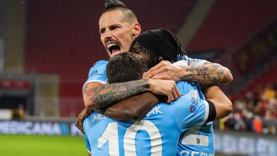 Trabzonspor liderliğini namağlup sürdürdü