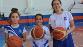 Manisa Yunusemre'de kız basketbol okulu açıldı