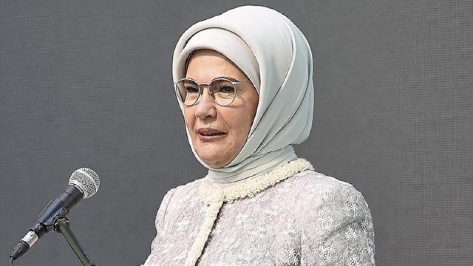 Emine Erdoğan’dan VakıfBank Kadın Voleybol Takımına tebrik