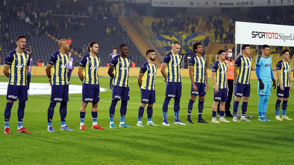 Fenerbahçe geçen sezona göre düşüşte