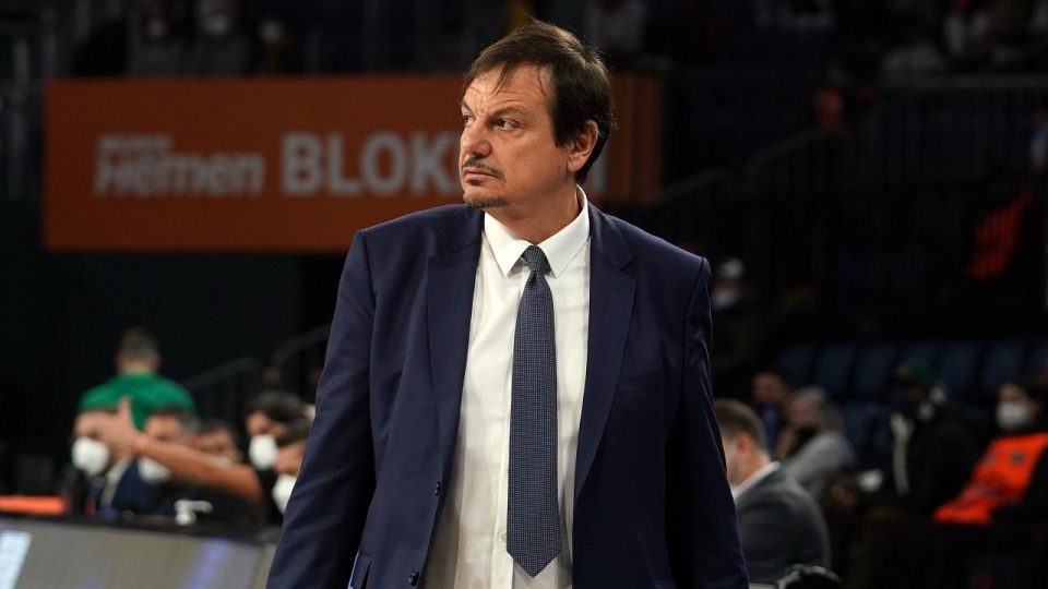 Anadolu Efes’te başantrenör Ataman, Fenerbahçe Beko maçında yok