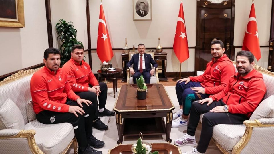 Cumhurbaşkanı Yardımcısı Oktay, Rıza Kayaalp ve Taha Akgül’ü kabul etti