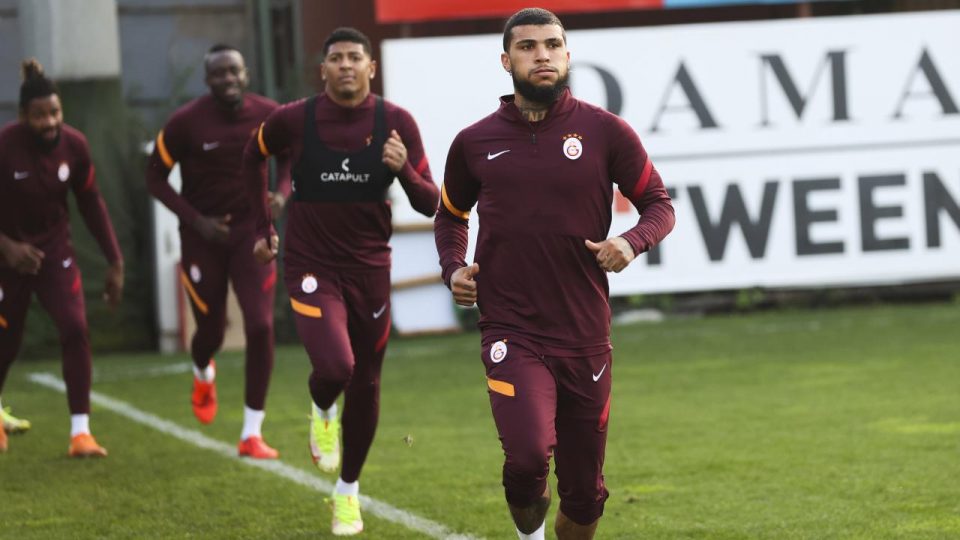 Galatasaray’da Yedlin ile yollar ayrıldı