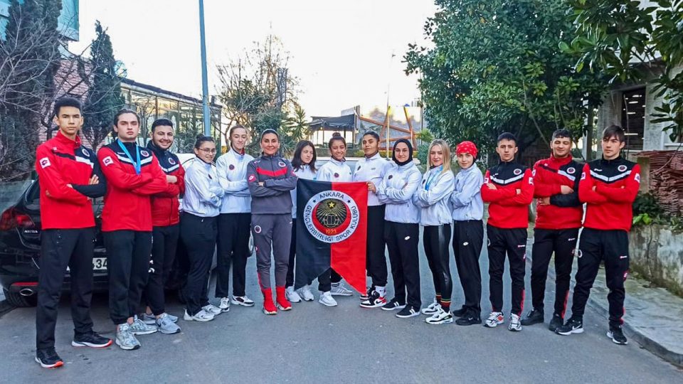 Gençlerbirliği’nin kick boksçuları 11 madalya kazandı