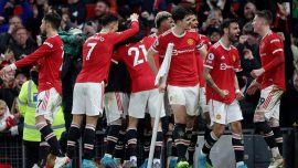 Manchester United 3 puana son dakika golüyle ulaştı