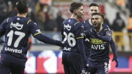 Fenerbahçe üç puanı uzatmada aldı