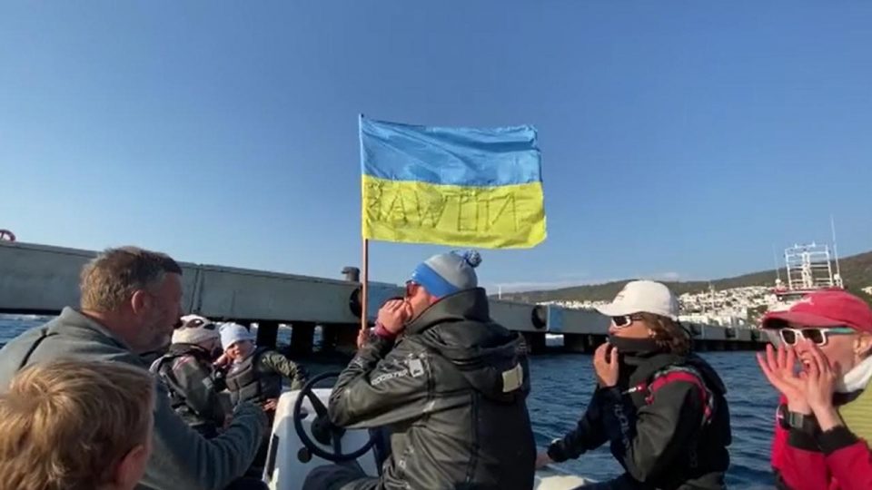 Abramoviç’in yatı Ukraynalı yelkenciler tarafından protesto edildi
