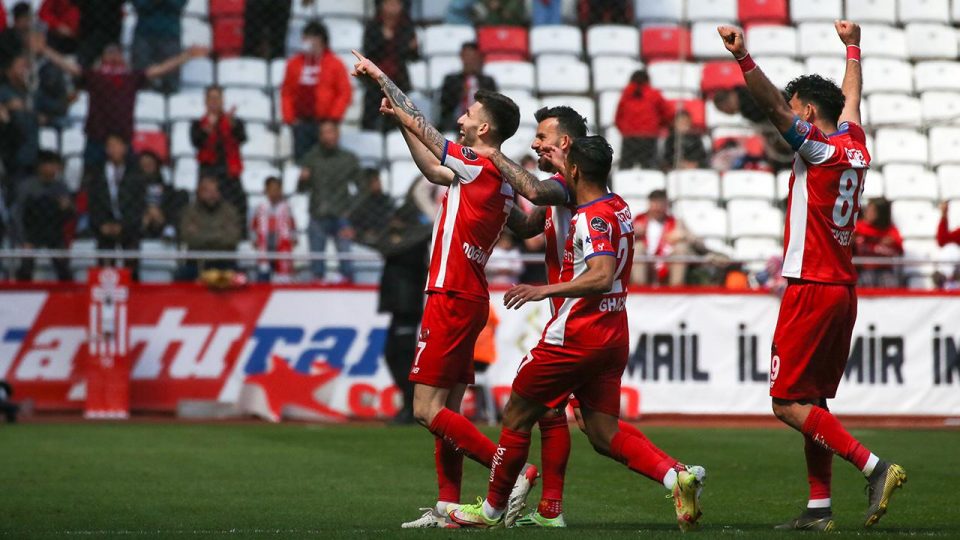 Antalyaspor’un yenilmezlik serisi 8 maça çıktı