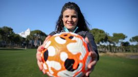 Kadın futbolcu Bilgin Defterli başarısını futgolfe taşıdı