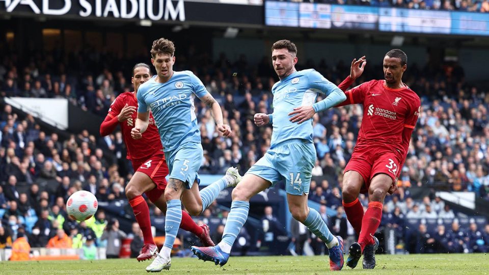 Manchester City ile Liverpool berabere kaldı