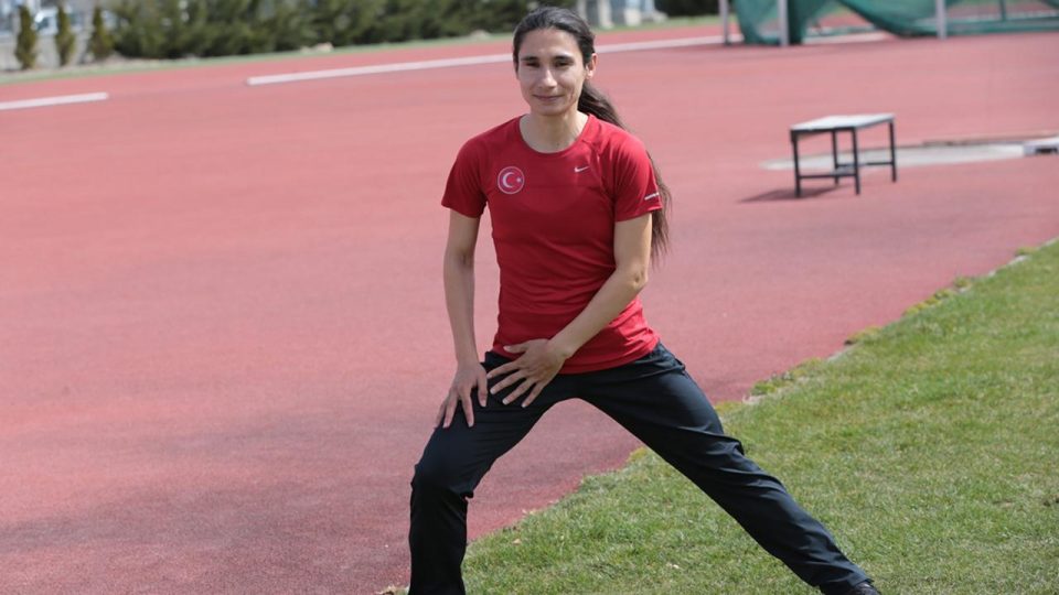 Milli atlet Esma Aydemir Akdeniz Oyunları’nda madalya peşinde