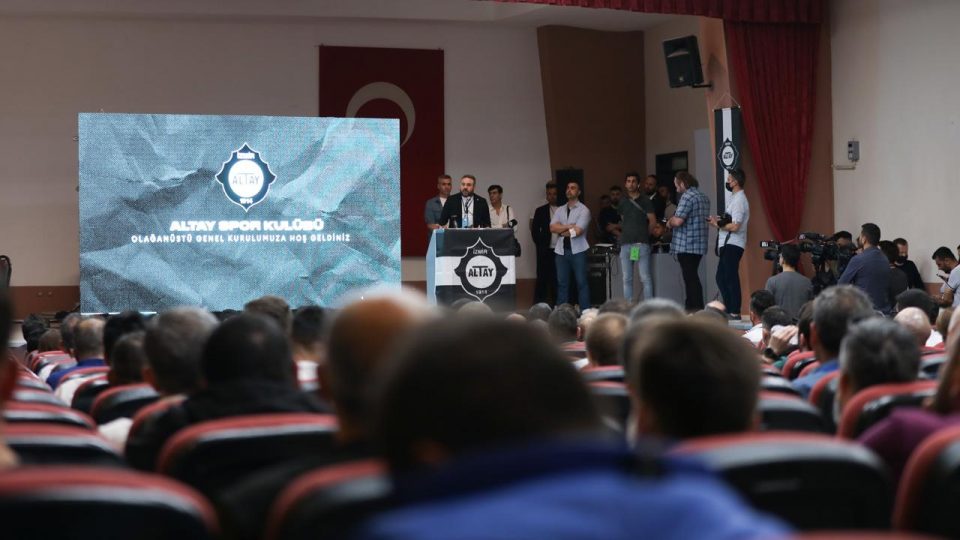 Altay’da karma yönetim formülü