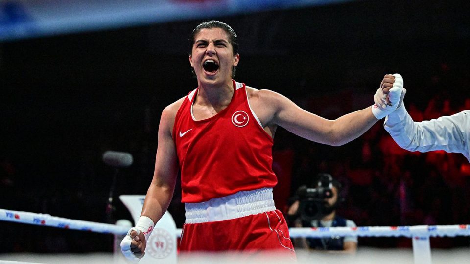 Bir dünya şampiyonluğu da Busenaz Sürmeneli’den