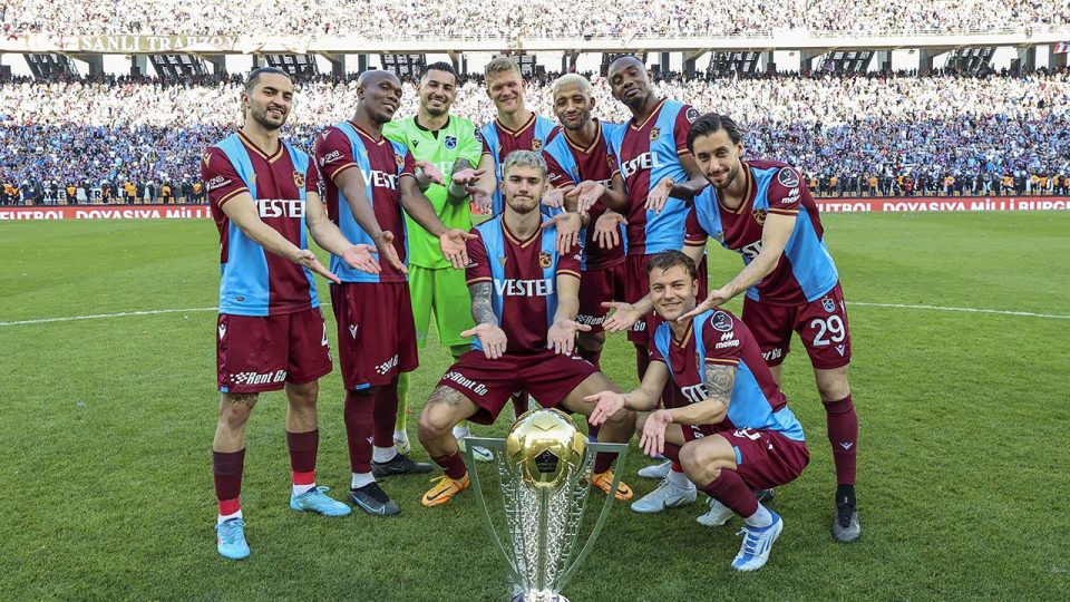 Trabzonspor rakiplerine liderlik şansı tanımadı