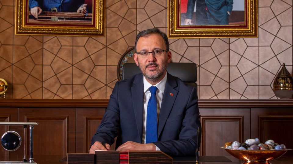 Bakan Kasapoğlu Japonya Büyükelçisi Kazuhiro’ya taziyede bulundu