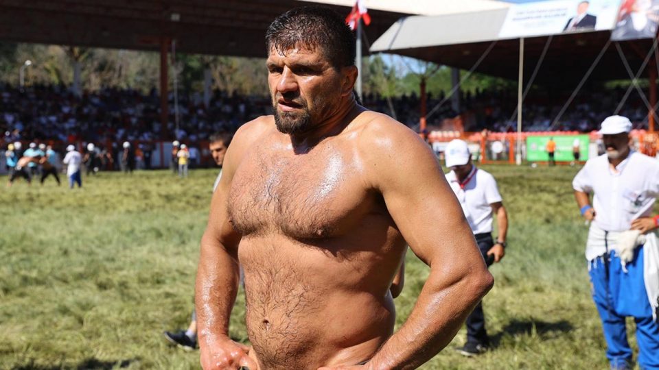Başpehlivan Şaban Yılmaz 45 yaşında Kırkpınar’a veda etti