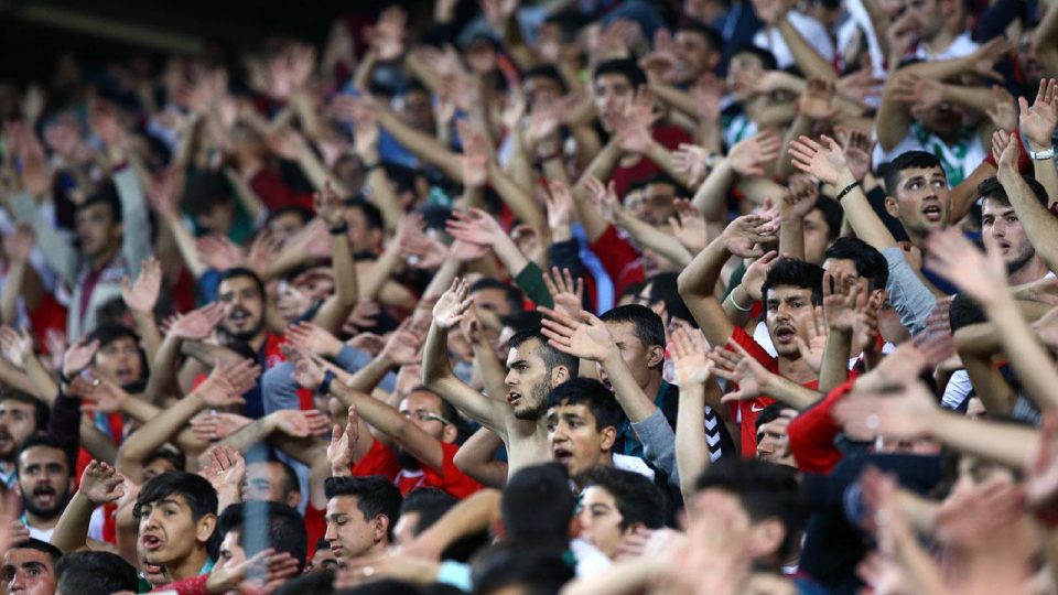 Deplasman tribünü yasağının önünü seyircisi az kulüpler açtı