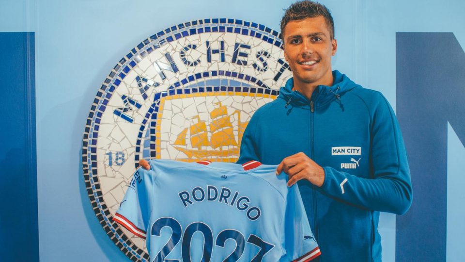 Manchester City Rodri ile sözleşme yeniledi