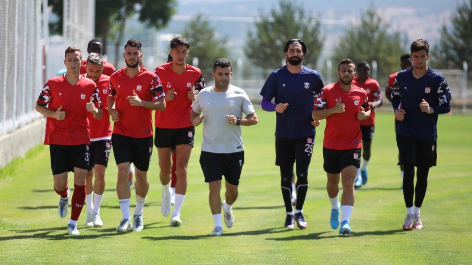 Sivasspor, Fatih Karagümrük maçının hazırlıklarına başladı