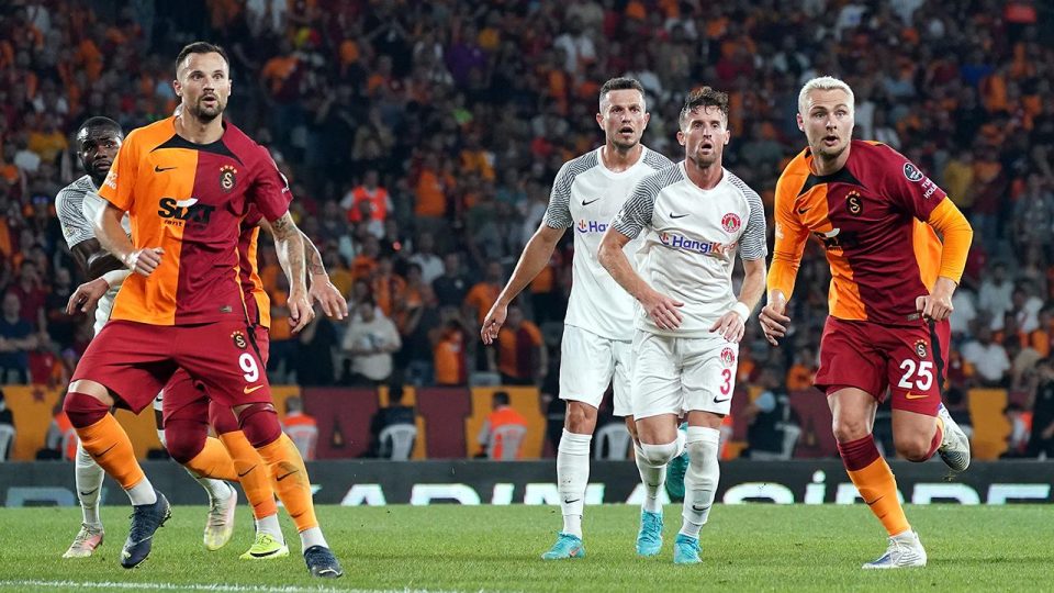 Ümraniyespor ve Galatasaray’da tek değişiklik