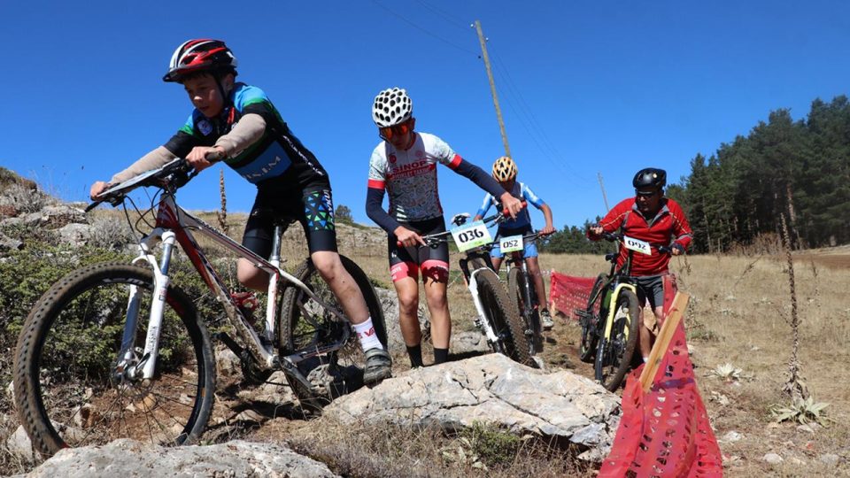 Erzincan’da “Dumanlı MTB Cup/XCO Dağ Bisikleti Yarışları” düzenlendi