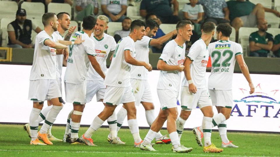Konyaspor istikrarlı oyunla “yıldızlar” çıkarmak istiyor