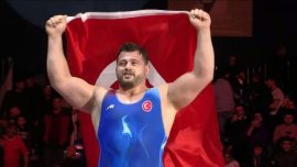 Milli güreşçi Rıza Kayaalp 5. kez dünya şampiyonu