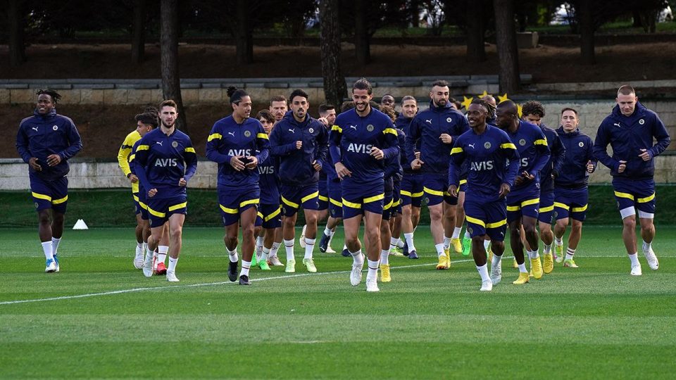 Fenerbahçe AEK Larnaca maçına hazır