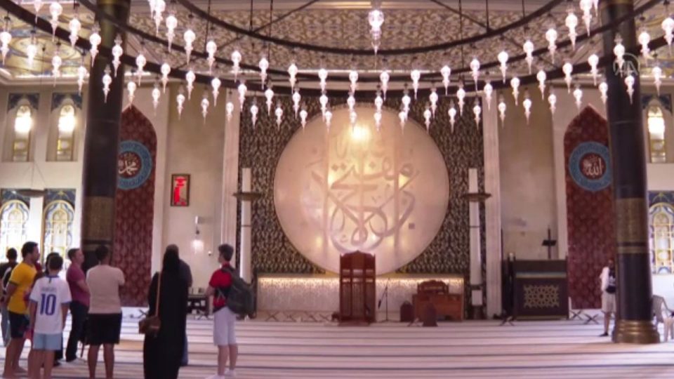 Doha’da statlar kadar camiler de futbolseverlerin ilgi odağı
