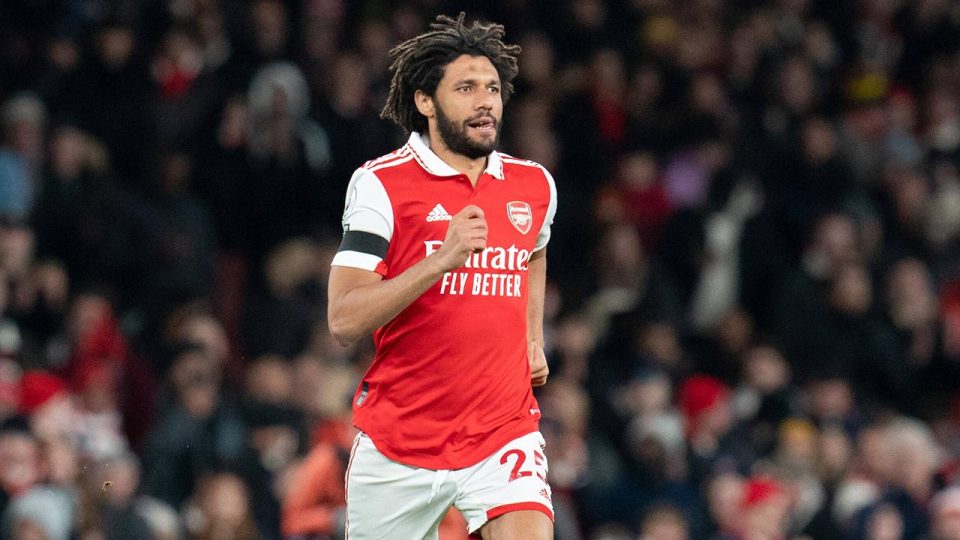 Arsenal’de Elneny sahalardan uzun süre uzak kalacak