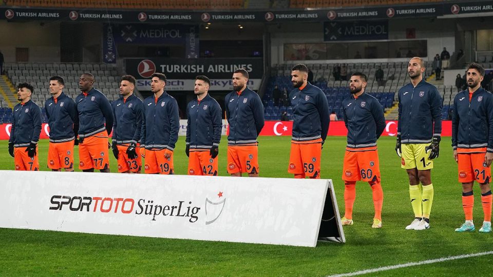 Emre Belözoğlu’ndan tek değişiklik