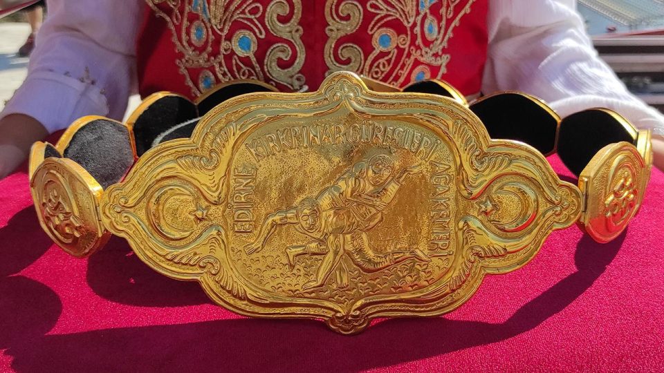 Kırkpınar Başpehlivanı Şimşek’in derecelerinin alınmasına tepkiler